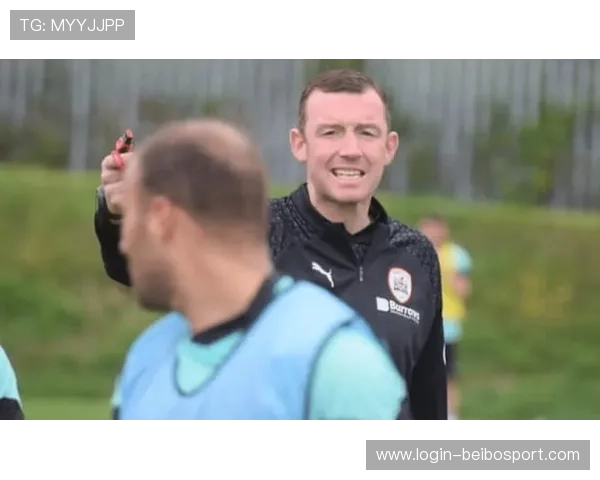 巴恩斯利足球俱乐部的激情岁月与红色风暴崛起传奇